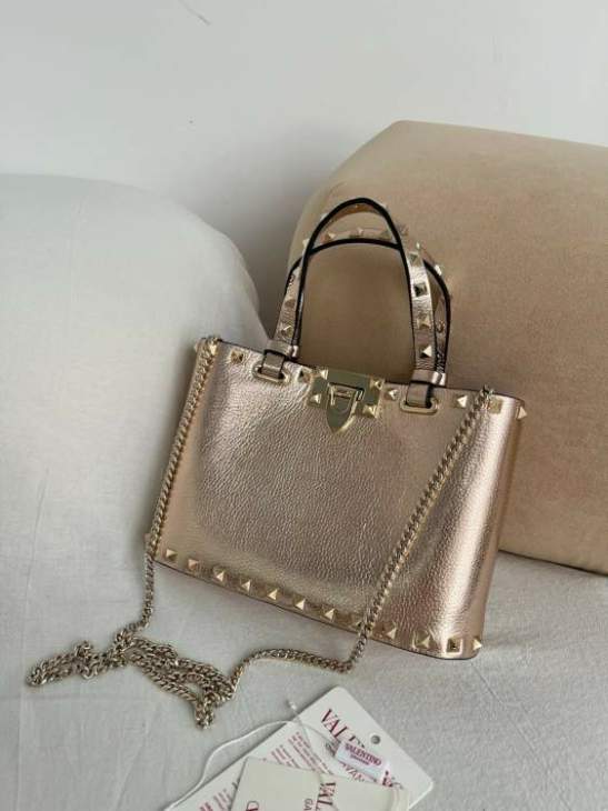 Picture of Valentino Handbags _SKUfw236446950fw